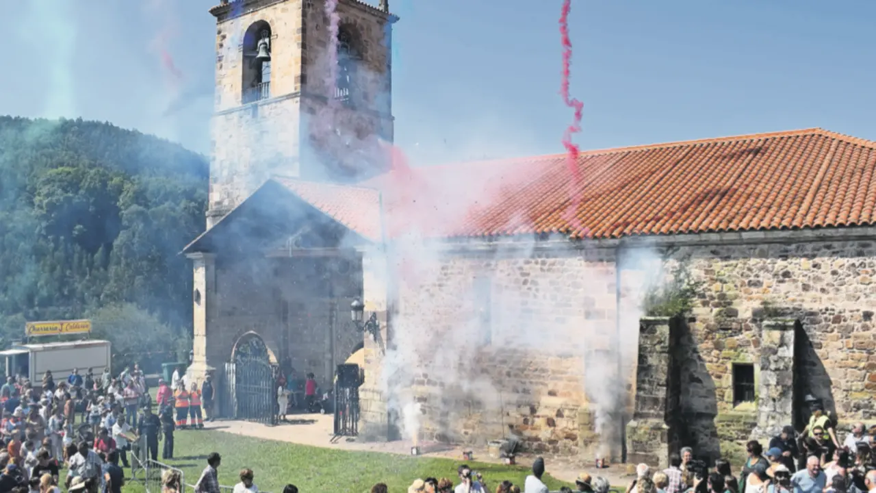 El D&iacute;a Grande, el 8 de septiembre, comenzar&aacute; con el disparo de cohetes y pasacalles con pito y tambor en el Santuario. / ALERTA