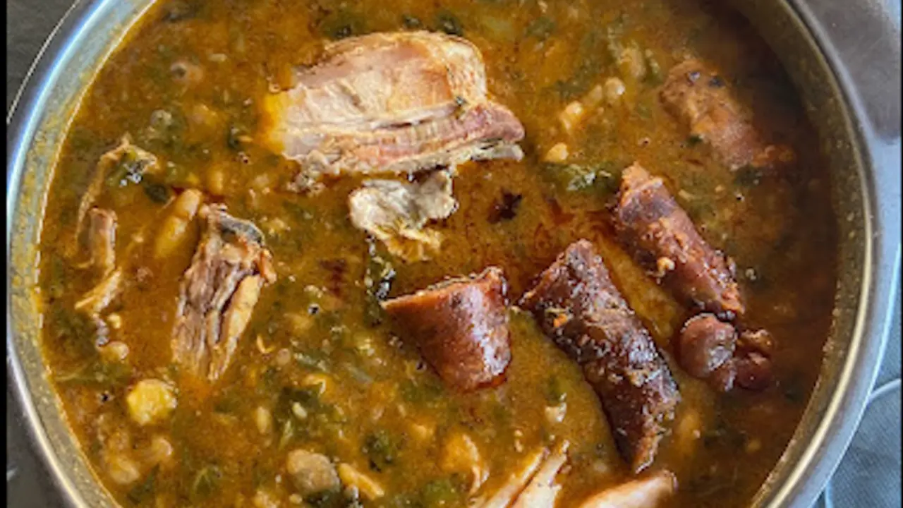 Plato de cocido del restaurante. / A.E.