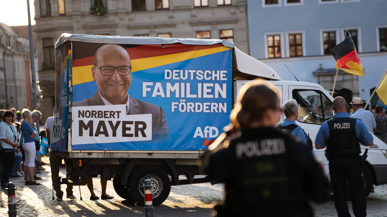 El secretario general de Alternativa para Alemania (AfD), Jan Zwerg, habla en su discurso. / Jan Woitas
