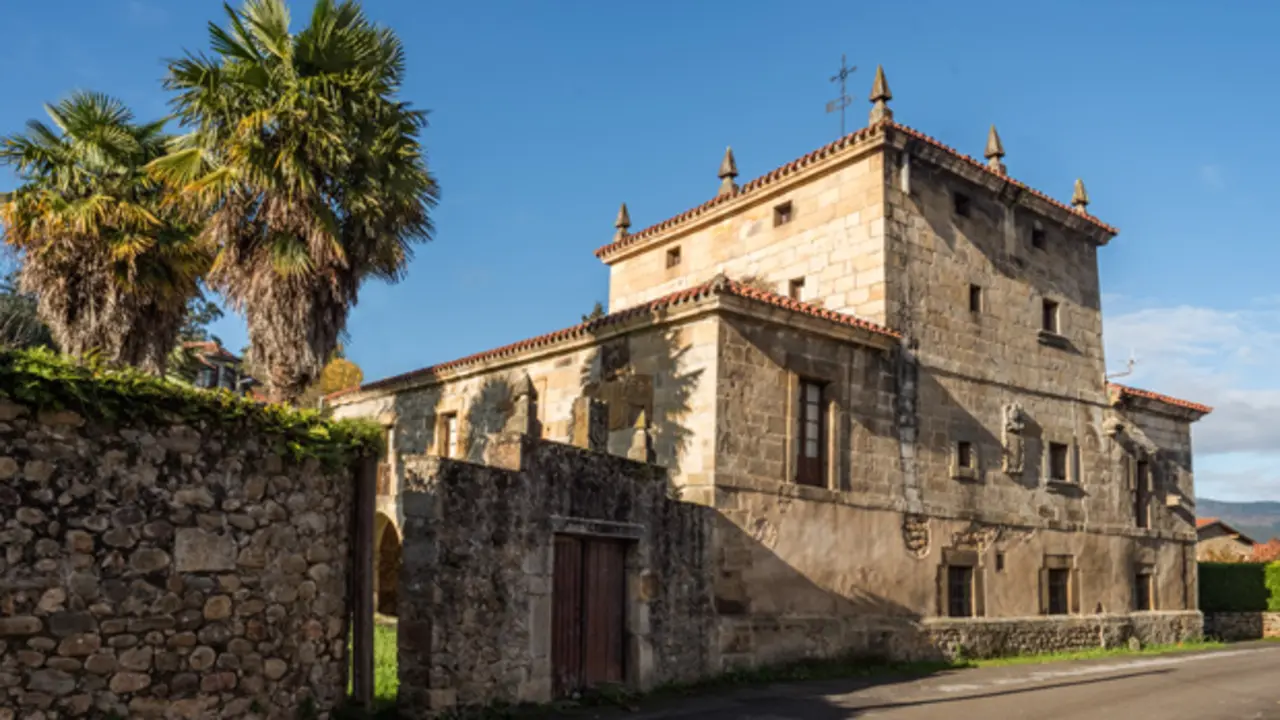En Alceda podemos distinguir distintos tipos de edificaciones residenciales. / A.E