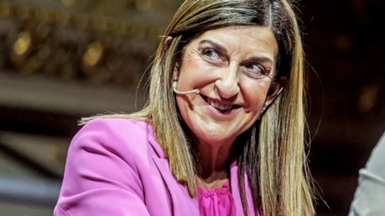La presidenta de Cantabria, Mar&iacute;a Jos&eacute; S&aacute;enz de Buruaga, valor&oacute; positivamente la disminuci&oacute;n del paro en Cantabria en agosto. / alerta
