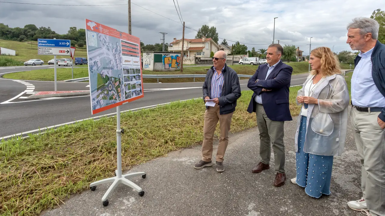 El consejero de Fomento, Roberto Media, inaugura la obra de mejora de la circulaci&oacute;n y seguridad vial. / Alerta