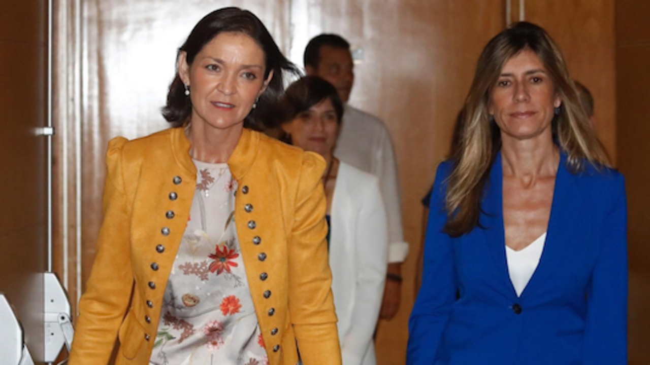 Reyes Maroto y Bego&ntilde;a G&oacute;mez. / EP