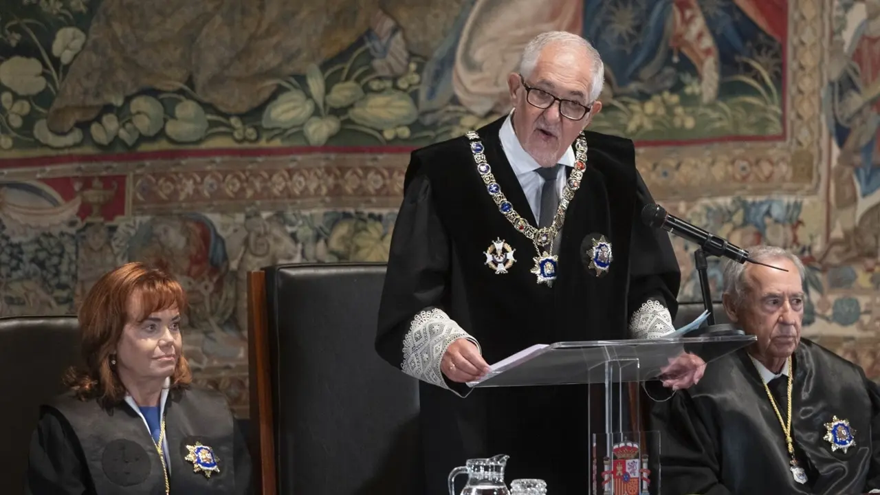 Intervenci&oacute;n del magistrado y presidente del Tribunal Constitucional, C&aacute;ndido Conde-Pumpido Tour&oacute;n. / Alberto Ortega