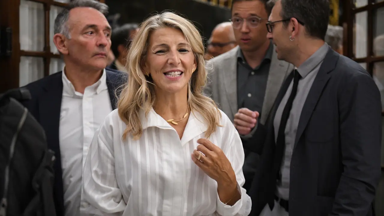La vicepresidenta segunda del Gobierno y ministra de Trabajo, Yolanda D&iacute;az, a su salida de una sesi&oacute;n plenaria, en el Congreso de los Diputados. / Fernando S&aacute;nchez