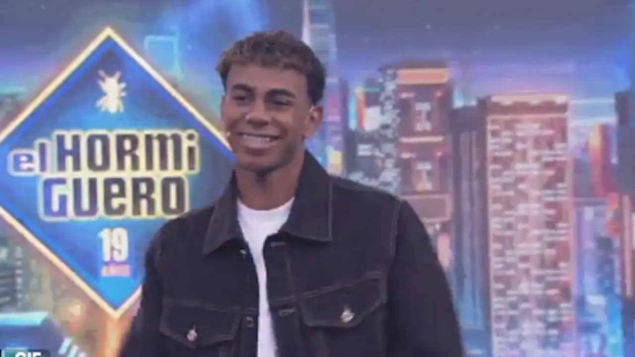 Lamine Yamal a su entrada a El Hormiguero. / X
