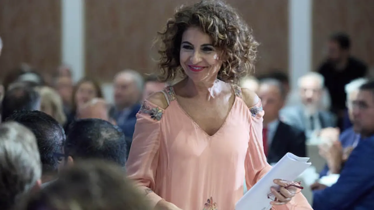 La vicepresidenta segunda y ministra de Hacienda, Mar&iacute;a Jes&uacute;s Montero. / EP