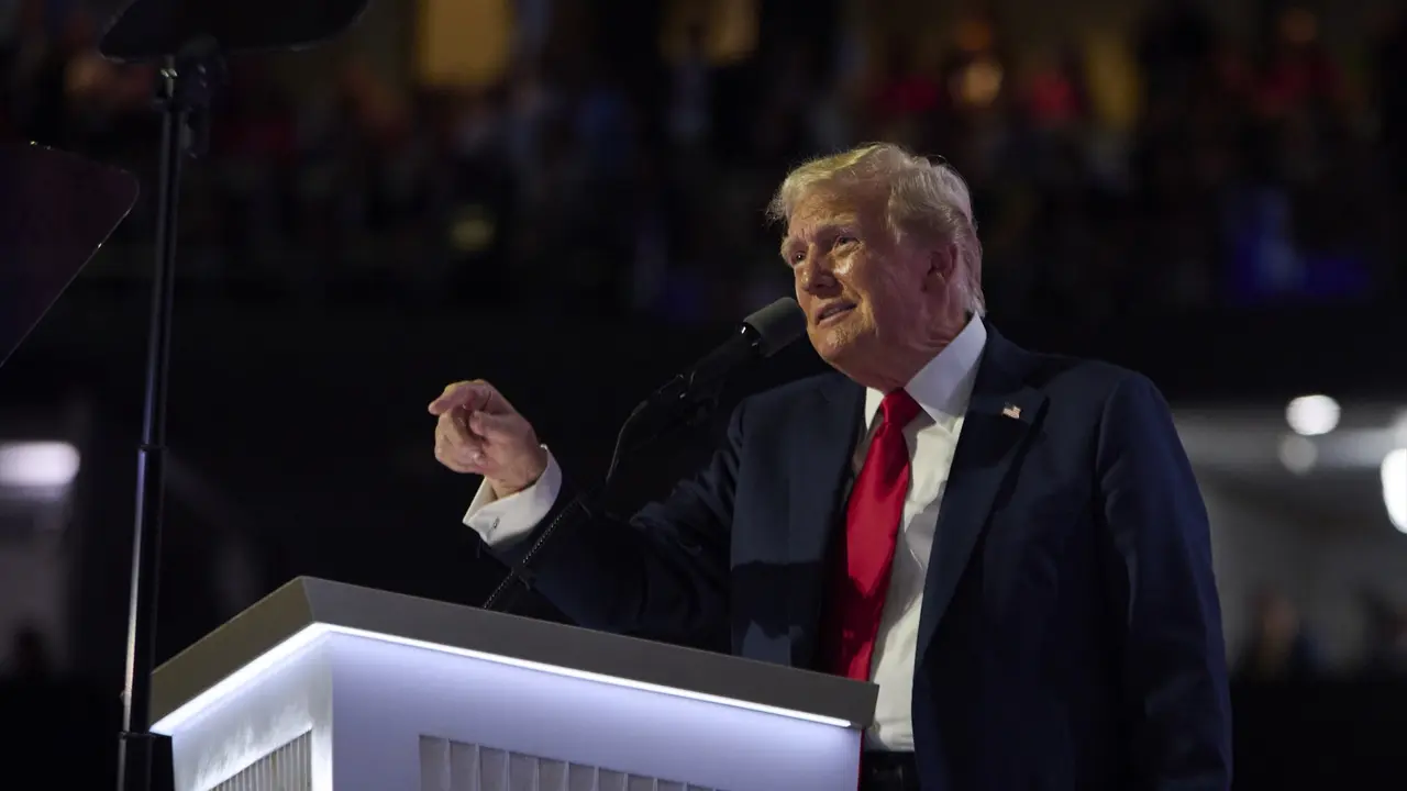 El ex presidente estadounidense y candidato presidencial republicano de 2024, Donald Trump, habla durante la Convenci&oacute;n Nacional Republicana de 2024. / Dominic Gwinn