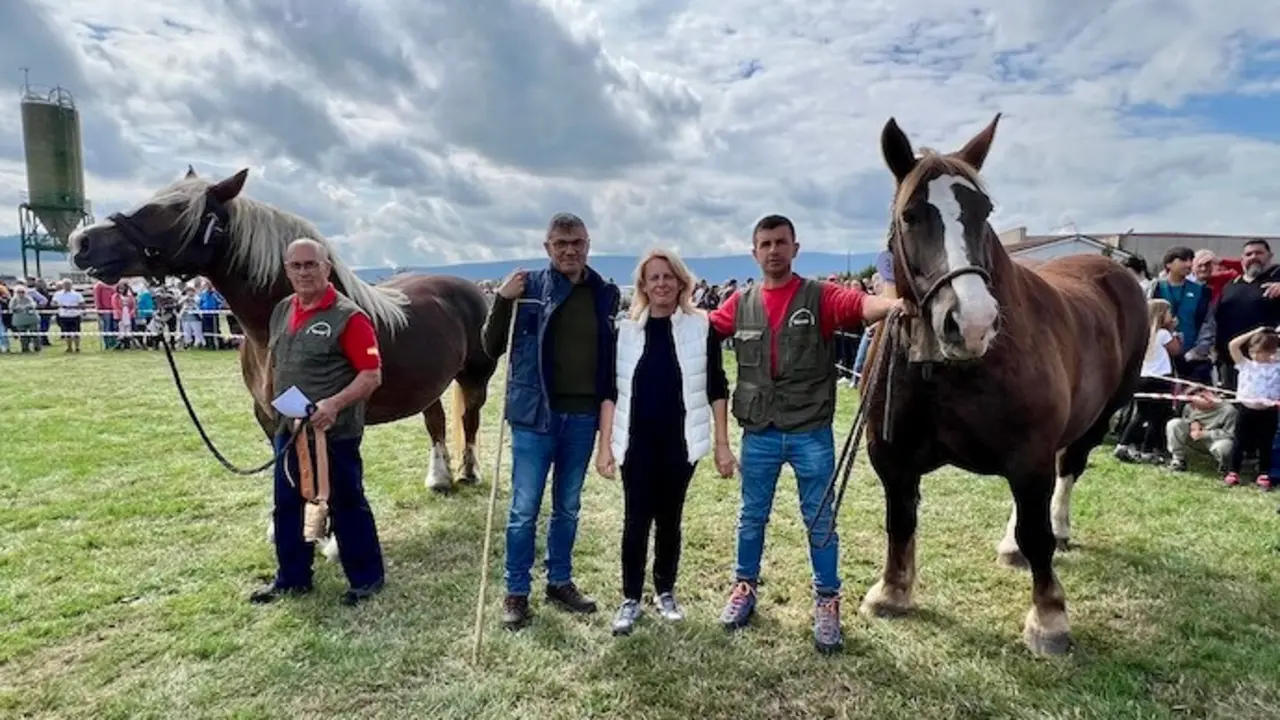La consejera de Desarrollo Rural, Ganader&iacute;a, Pesca y Alimentaci&oacute;n, Mar&iacute;a Jes&uacute;s Susinos, asiste a la Feria de Ganado de San Mateo.