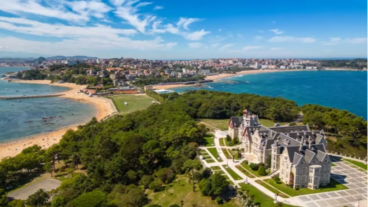 La ciudad de Santander, la capital de Cantabria, desde las alturas. / A.S.