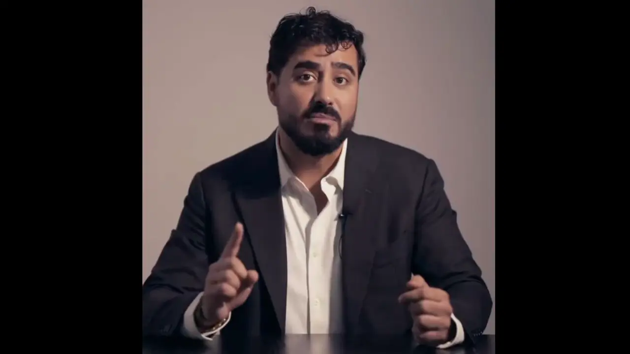 El eurodiputado Alvise P&eacute;rez, durante la difusi&oacute;n de su v&iacute;deo en redes. / X