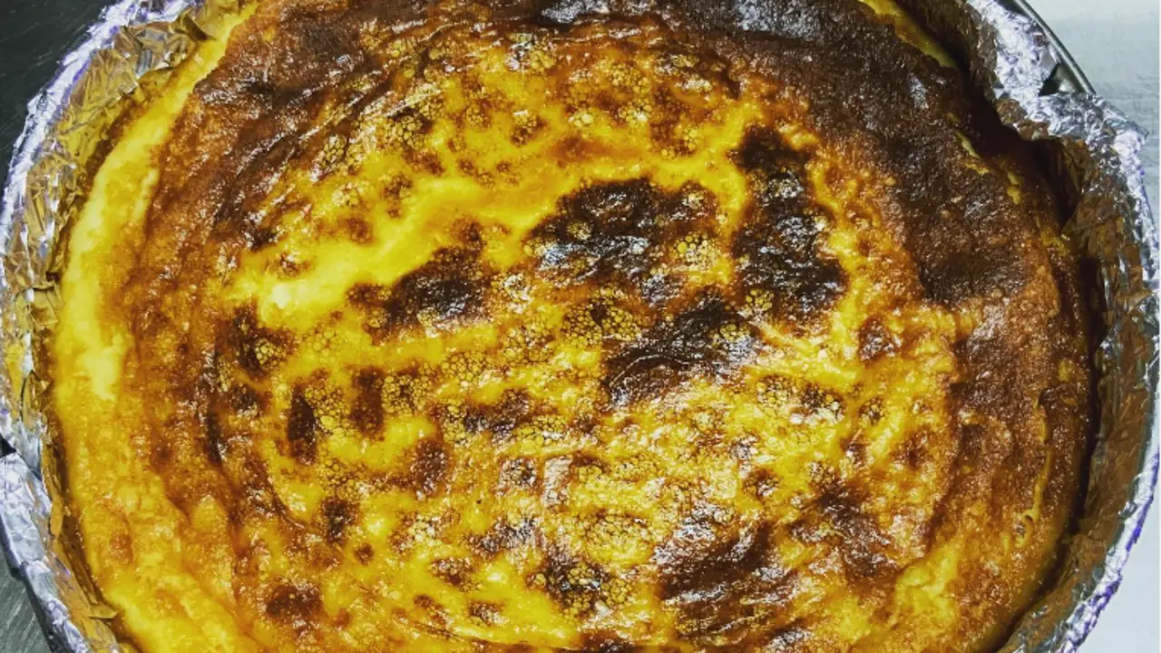 Tarta de queso hecha en el restaurante. /  Rompeolas Somo