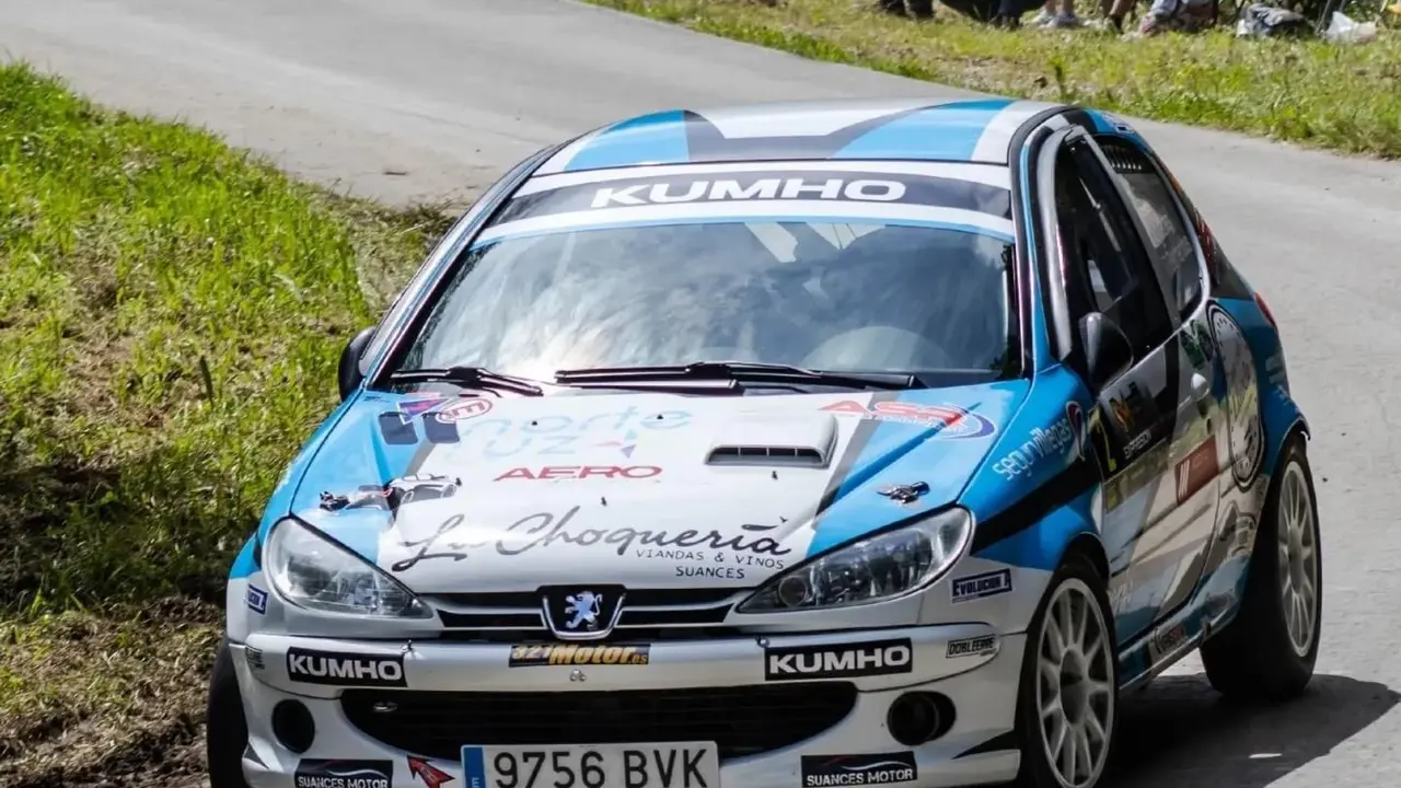 Un coche durante un rally. / FCA