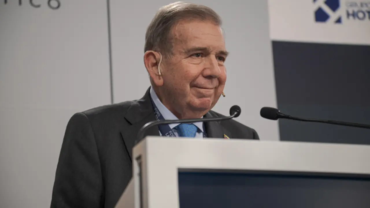 El opositor venezolano, Edmundo Gonz&aacute;lez, durante la segunda jornada del Foro La Toja. / EP