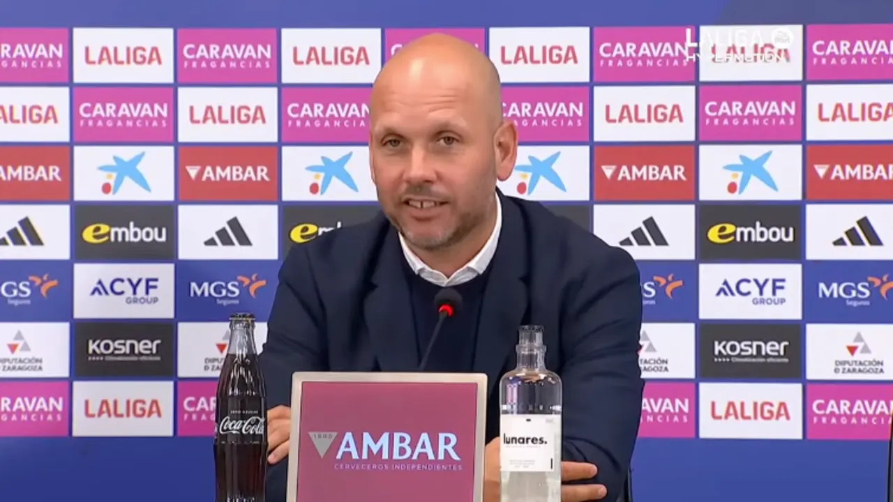 Jos&eacute; Alberto, tras la rueda de prensa ante el Zaragoza. / LH