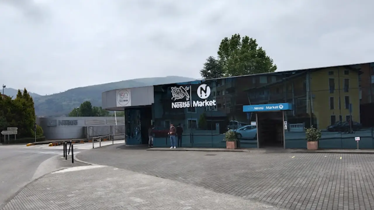 F&aacute;brica de Nestl&eacute; en La Penilla. / ALERTA