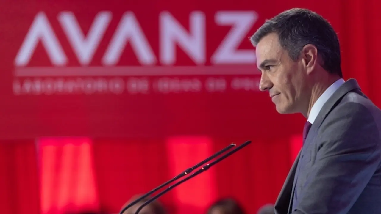 (Foto de ARCHIVO)
El secretario general del PSOE y presidente del Gobierno, Pedro S&aacute;nchez, interviene durante la presentaci&oacute;n de la Fundaci&oacute;n Avanza, en el Espacio La Pr&oacute;xima Estaci&oacute;n, a 3 de julio de 2024, en Madrid (Espa&ntilde;a). Durante el acto, se han explicado las distintas &aacute;reas de pensamiento que se han creado en la fundaci&oacute;n, dentro de las cuales se han establecido varios grupos de debate para trabajar sobre diferentes &aacute;reas, tanto a nivel nacional como internacional.

Eduardo Parra / Europa Press
03 JULIO 2024;FUNDACI&Oacute;N;AVANZA;DEBATE;PSOE
03/7/2024