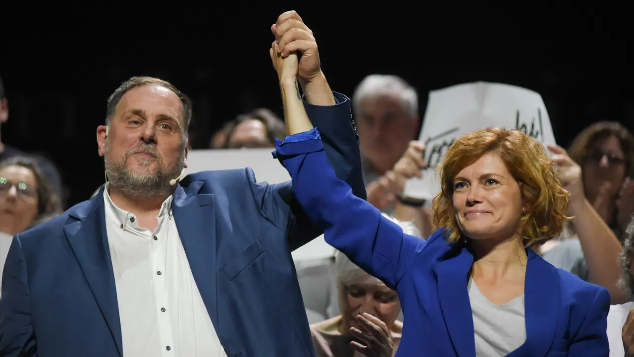 El expresidente de ERC, Oriol Junqueras y la l&iacute;der de ERC en el Ayuntamiento de Barcelona, Elisenda Alamany. / Alberto Paredes