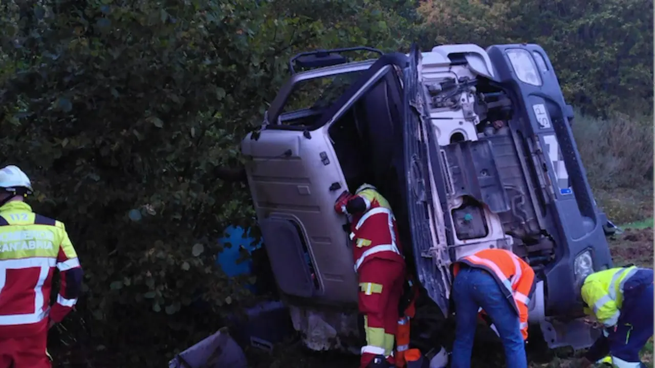 Los servicios de emergencia acuden al lugar del incidente. / 112 Cantabria