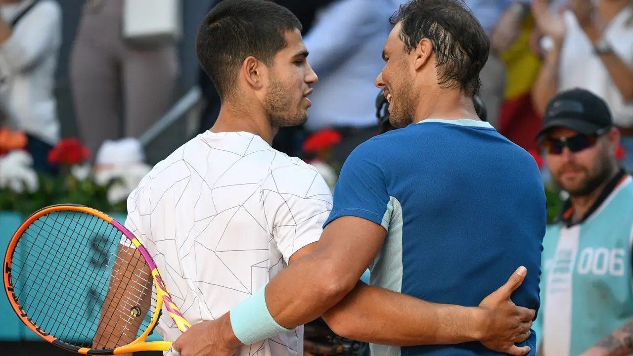 Partido de Carlos Alcaraz contra Rafa Nadal en el Mutua Madrid Open. / Jos&eacute; Oliva