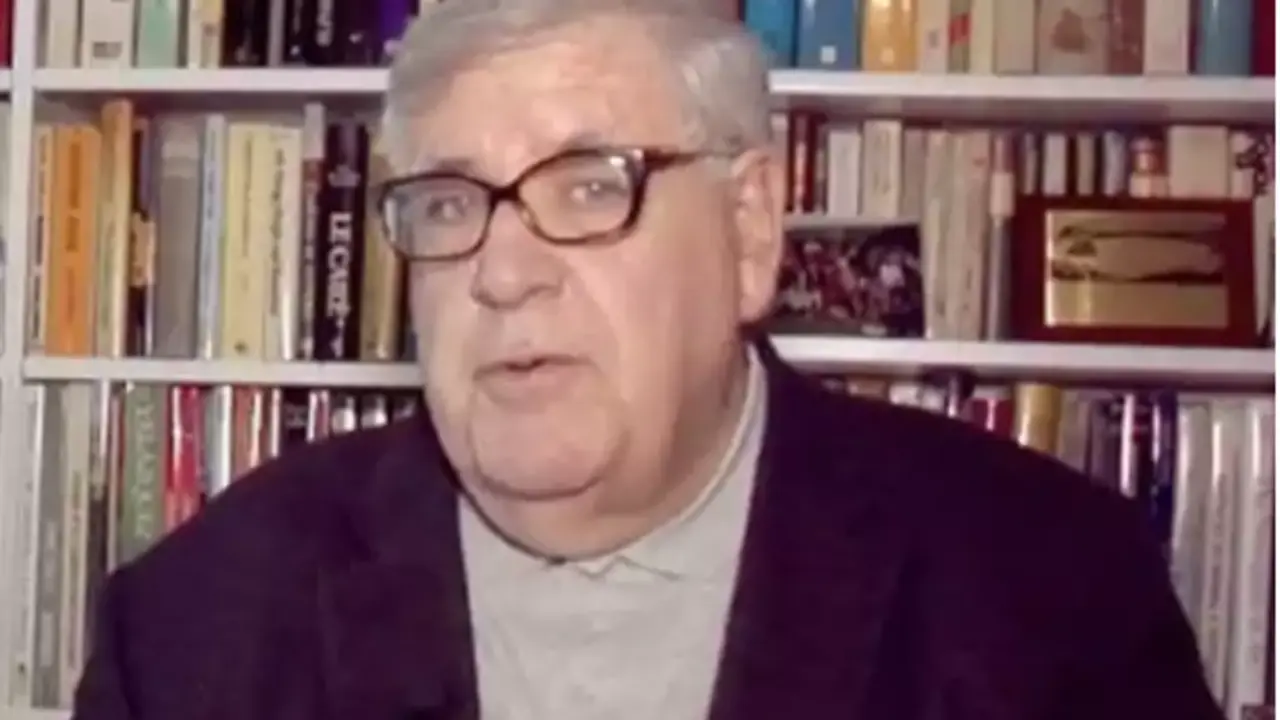El reconocido periodista y escritor V&iacute;ctor de la Serna. / Youtube