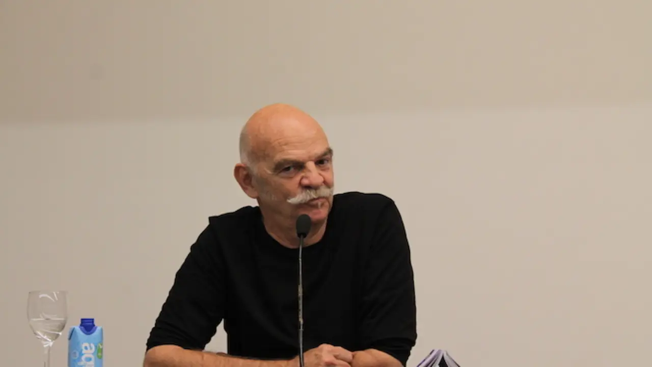 El escritor y periodista argentino Mart&iacute;n Caparr&oacute;s ha dado un paso valiente al desvelar en su nuevo libro, Antes que nada, que padece Esclerosis Lateral Amiotr&oacute;fica (ELA) desde hace dos a&ntilde;os y medio. / Archivo / EP