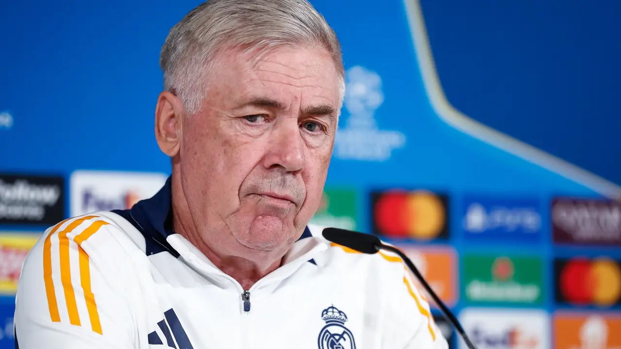 El entrenador del Real Madrid, Carlo Ancelotti, en rueda de prensa. /  Irina R. Hipolito