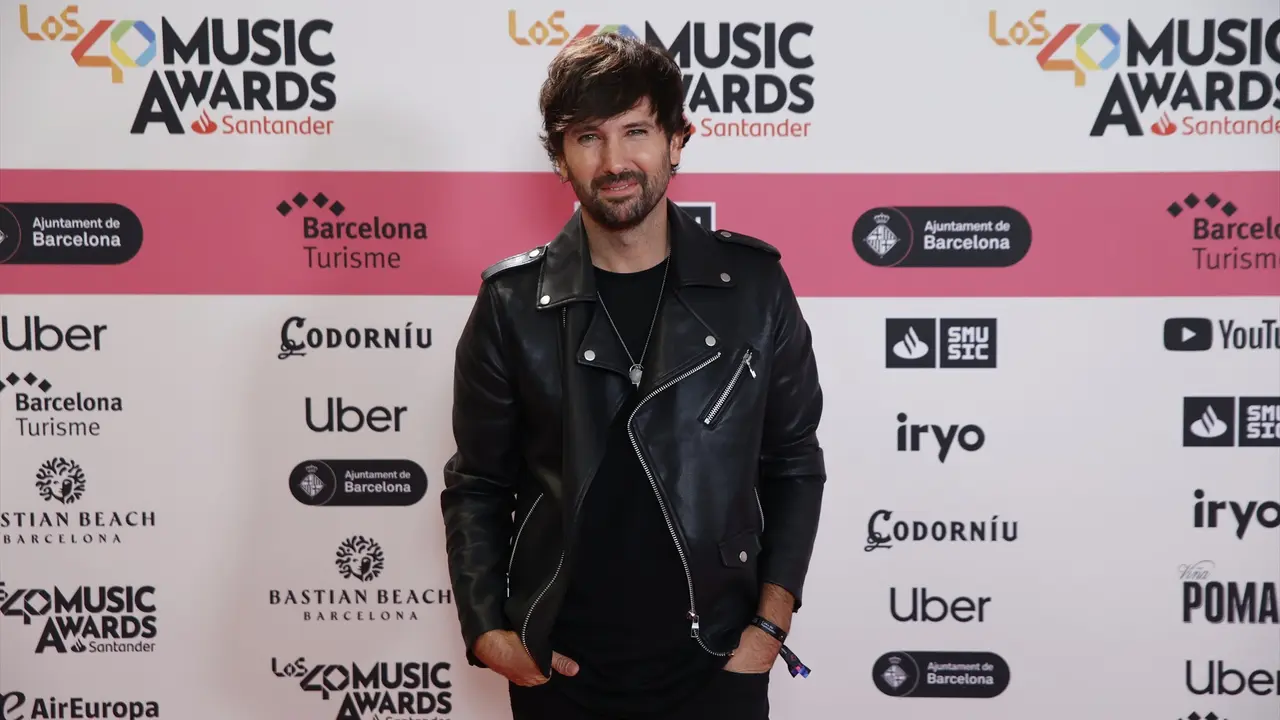 David Otero durante el photocall previo a la cena de nominados de Los40 Music Awards 2024. / Kike Rinc&oacute;n