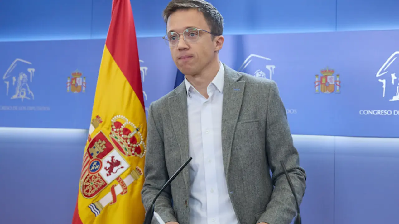 El portavoz de Sumar I&ntilde;igo Errej&oacute;n durante una rueda de prensa. / EP