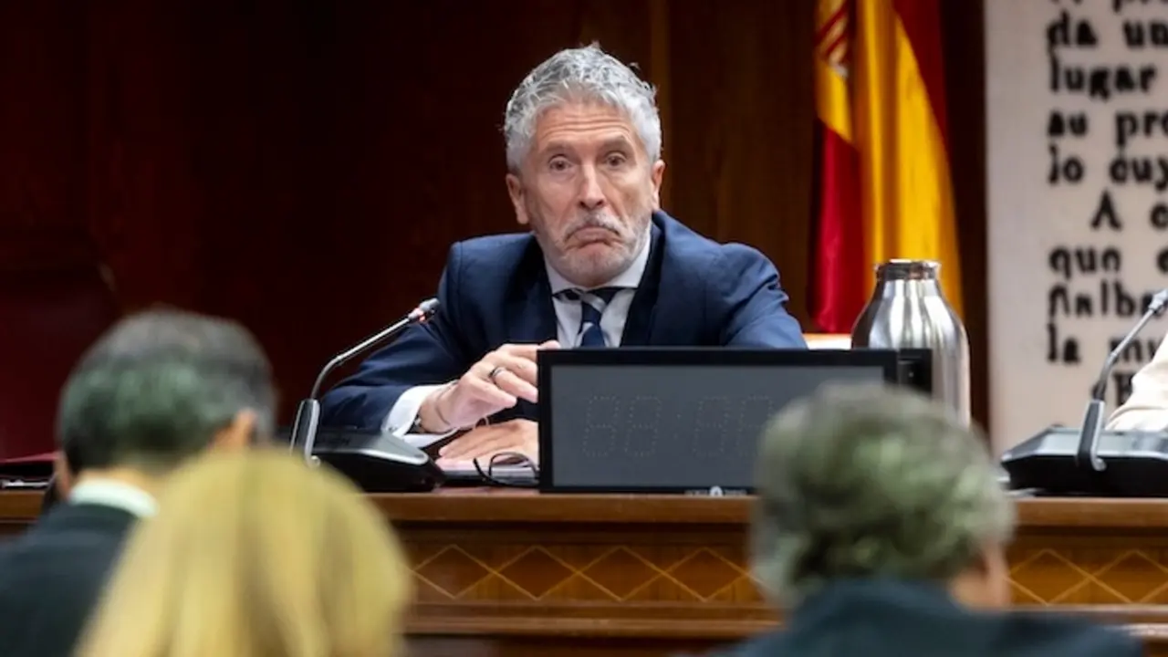 El ministro del Interior, Fernando Grande-Marlaska, comparece en la Comisi&oacute;n de Investigaci&oacute;n sobre el &lsquo;caso Koldo&rsquo;, en el Congreso de los Diputados, a 24 de octubre de 2024, en Madrid (Espa&ntilde;a). Marlaska ha comparecido en la Comisi&oacute;n de Investigaci&oacute;n sobre los contratos p&uacute;blicos realizados durante la pandemia de Covid-19, relacionados con la intermediaci&oacute;n de Koldo Garc&iacute;a Izaguirre, as&iacute; como los posibles casos de corrupci&oacute;n que, directa o indirectamente, tengan relaci&oacute;n con las actividades y contactos de las personas que forman parte de la trama investigada en la &lsquo;Operaci&oacute;n Delorme&rsquo;.

Alberto Ortega / Europa Press
24 OCTUBRE 2024;COMISI&Oacute;N;INVESTIGACI&Oacute;N;KOLDO;MASCARILLAS;CONTRATOS;CORRUPCI&Oacute;N
24/10/2024
