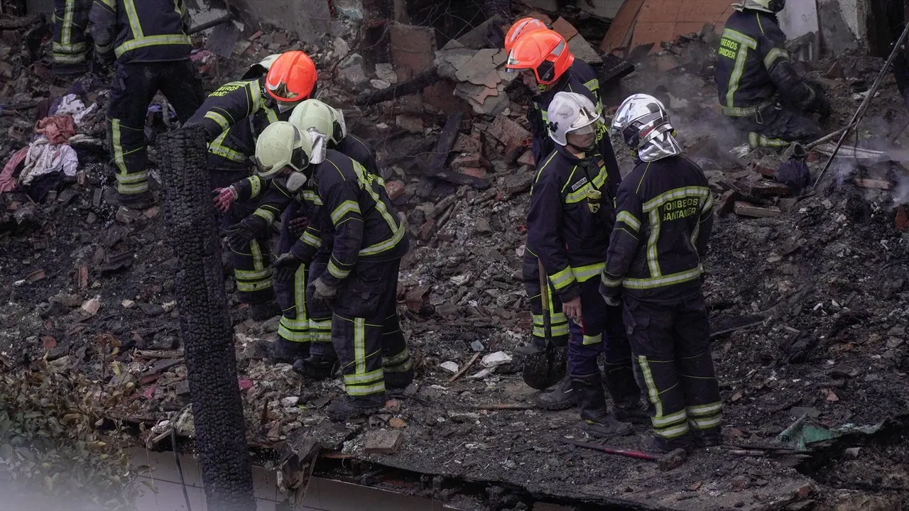 El Ayuntamiento de Santander va a decretar tres d&iacute;as de luto oficial por la tragedia de La Albericia. / NACHO CUBERO