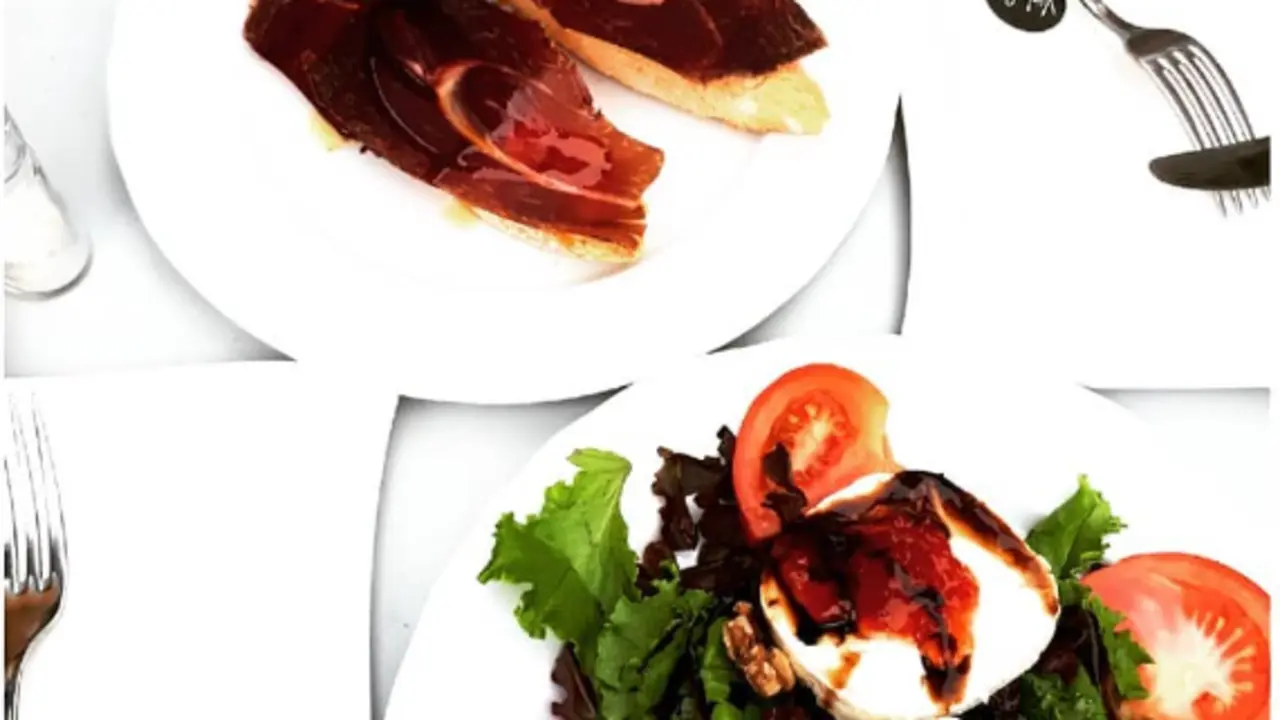 Dos de los platos de los que disfrutaron dos comensales en Viva La Pepa. / IG