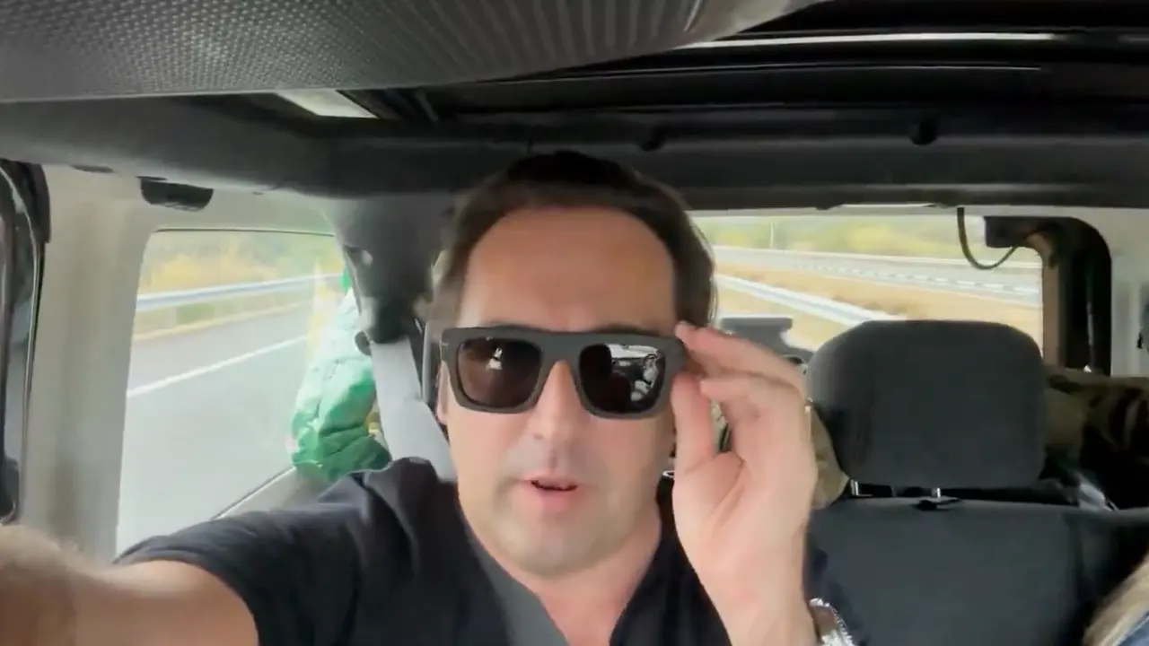 Iker Jim&eacute;nez durante su retrasmisi&oacute;n por las redes.