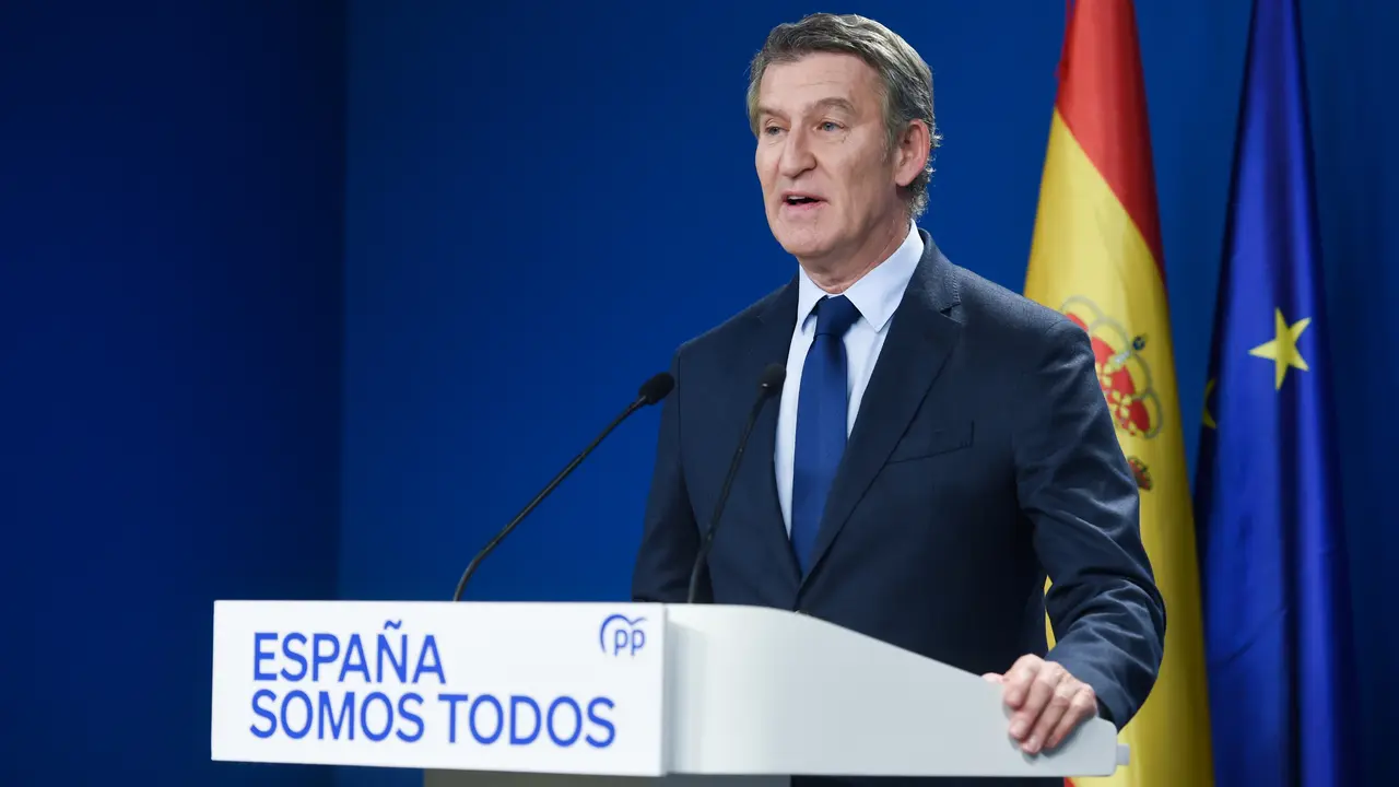 Cargar m&aacute;is
El presidente del Partido Popular, Alberto N&uacute;&ntilde;ez Feij&oacute;o, durante una rueda de prensa del Partido Popular, a 4 de noviembre de 2024, en Madrid (Espa&ntilde;a). El presidente del Partido Popular, Alberto N&uacute;&ntilde;ez Feij&oacute;o, comparece para explicar su propuesta de plan d