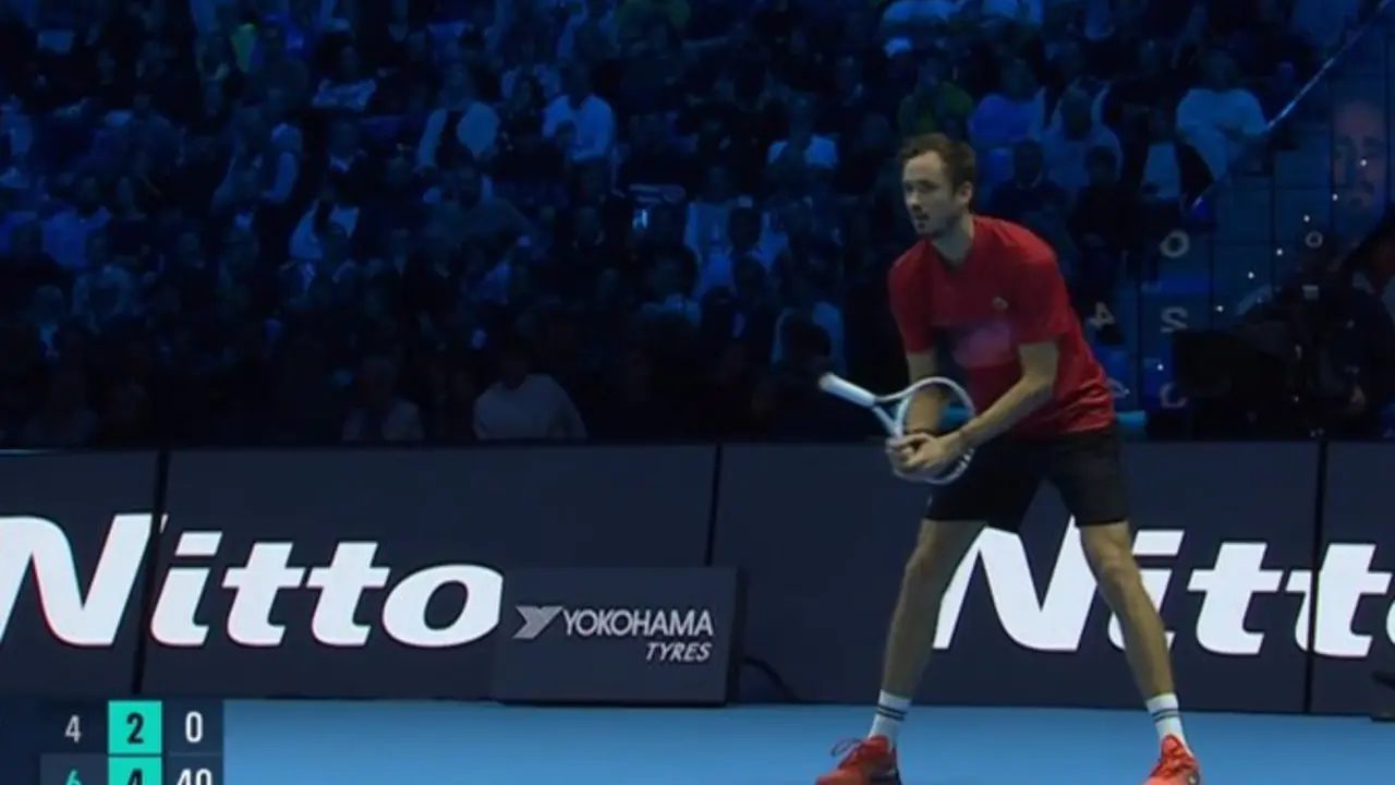 Medvedev durante su partido con Fritz. / Red X
