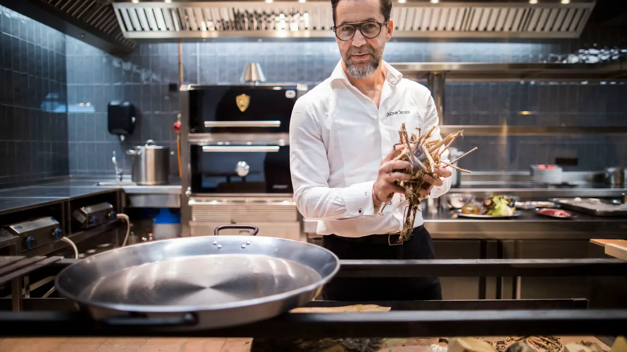 El chef Quique Dacosta en uno de sus restaurantes. / EP