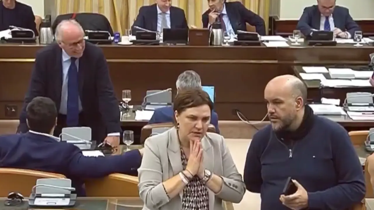 Varios de los diputados de la Comisi&oacute;n de Hacienda.