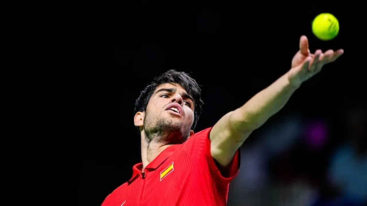 Carlos Alcaraz de Espa&ntilde;a en acci&oacute;n contra Tallon Griekspoor de Holanda durante el partido de tenis de la Copa Davis 2024 jugado entre Espa&ntilde;a y Holanda en el Pabell&oacute;n Mart&iacute;n Carpena el 19 de noviembre de 2024, en M&aacute;laga, Espa&ntilde;a.
Fecha: 19/11/2024.
Firma: AFP7 / Europa Press
