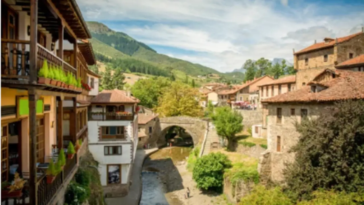 Potes es uno de los destinos m&aacute;s atractivos de Cantabria. / A.S.