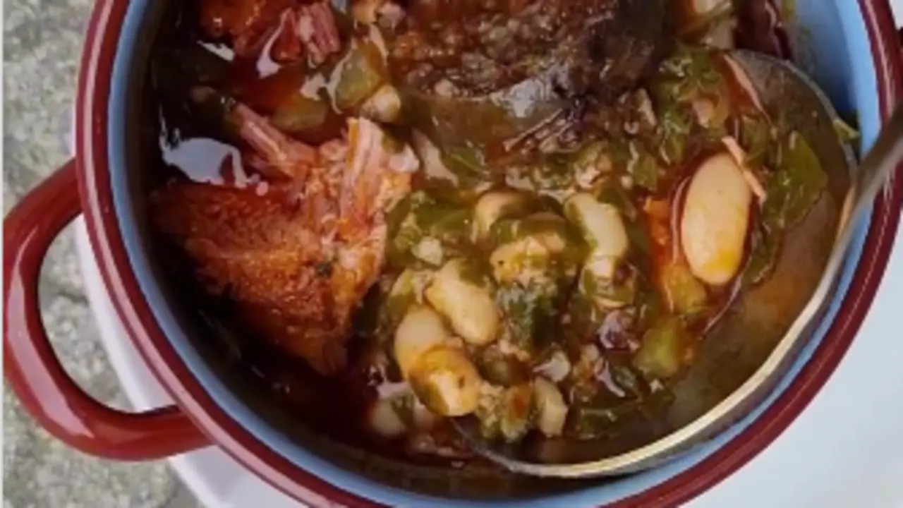 Los mejores planes en Cantabria pasan por comer un buen cocido. / RRSS