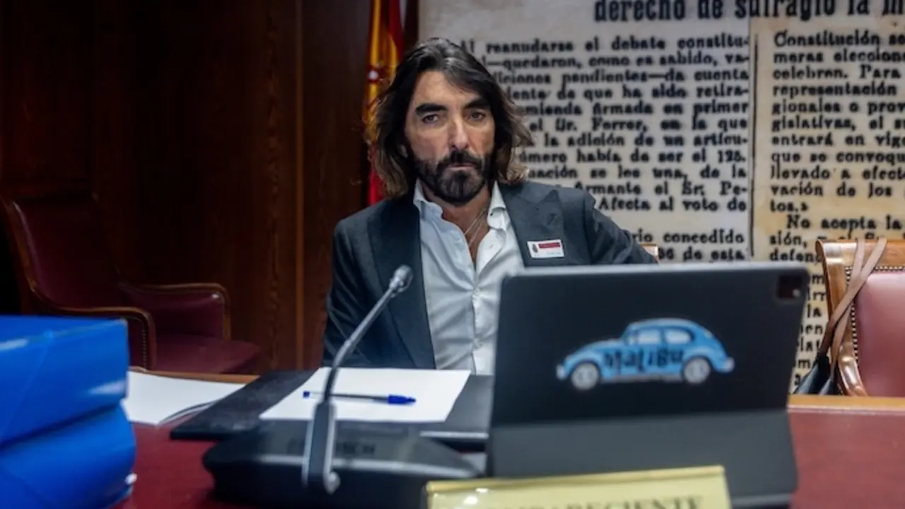 El exdirector ejecutivo de Globalia, Javier Hidalgo, comparece en la Comisi&oacute;n de Investigaci&oacute;n por el &lsquo;caso Koldo&rsquo;, en el Senado, a 29 de noviembre de 2024, en Madrid (Espa&ntilde;a). Javier Hidalgo ha comparecido en la Comisi&oacute;n de Investigaci&oacute;n sobre los contratos p&uacute;blicos realizados durante la pandemia de Covid-19, relacionados con la intermediaci&oacute;n de Koldo Garc&iacute;a Izaguirre, as&iacute; como los posibles casos leer m&aacute;s de corrupci&oacute;n que, directa o indirectamente, tengan relaci&oacute;n con las actividades y contactos de las personas que forman parte de la trama investigada en la &lsquo;Operaci&oacute;n Delorme&rsquo;.
Firma: Ricardo Rubio / Europa Press