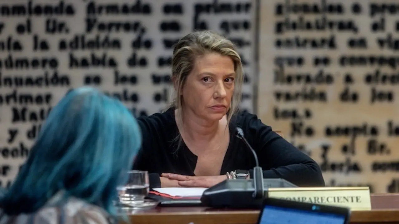 La asesora de Moncloa, Mar&iacute;a Cristina &Aacute;lvarez Rodr&iacute;guez, comparece en la Comisi&oacute;n de Investigaci&oacute;n por el &lsquo;caso Koldo&rsquo;, en el Senado, a 29 de noviembre de 2024, en Madrid (Espa&ntilde;a). Mar&iacute;a Cristina &Aacute;lvarez Rodr&iacute;guez ha comparecido en la Comisi&oacute;n de Investigaci&oacute;n sobre los contratos p&uacute;blicos realizados durante la pandemia de Covid-19, relacionados con la intermediaci&oacute;n de Koldo Garc&iacute;a Izaguirre, as&iacute; como los posibles casos de corrupci&oacute;n que, directa o indirectamente, tengan relaci&oacute;n con las actividades y contactos de las personas que forman parte de la trama investigada en la &lsquo;Operaci&oacute;n Delorme&rsquo;.
Fecha: 29/11/2024. leer menos

Firma: Ricardo Rubio / Europa Press
