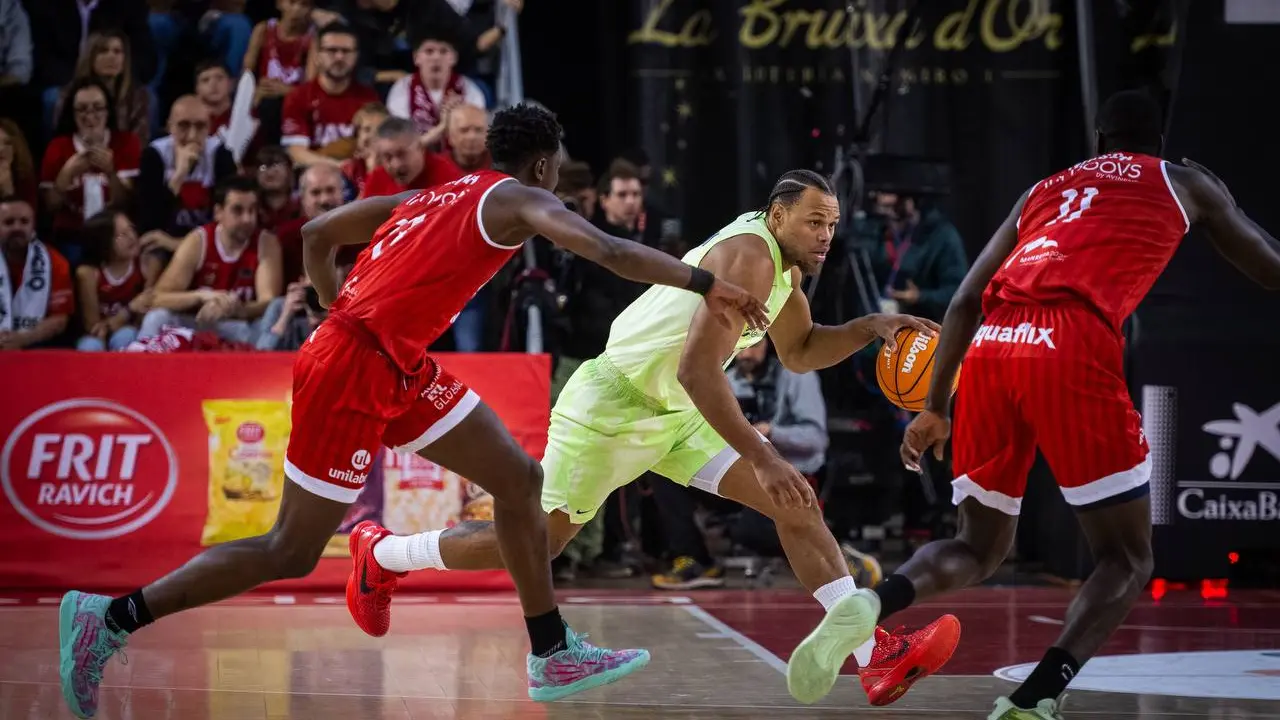 El Barcelona no puede con el Manresa. / FCBasket