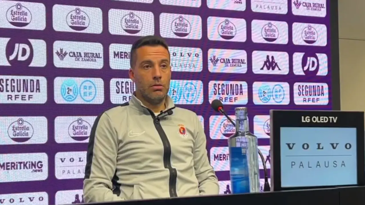 Jaime &Aacute;lvarez, entrenador de la Gimn&aacute;stica, durante la rueda de prensa postpartido. / X