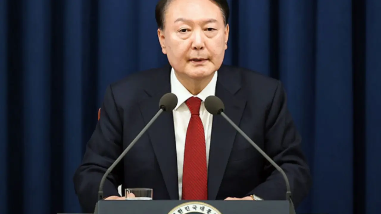 El presidente de Corea del Sur, Yoon Suk Yeol, declar&oacute; la ley marcial la noche del martes. / EP