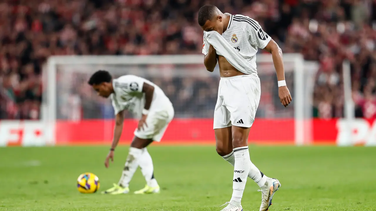Kylian Mbapp&eacute; durante el partido de ayer ante el Athletic. / EP