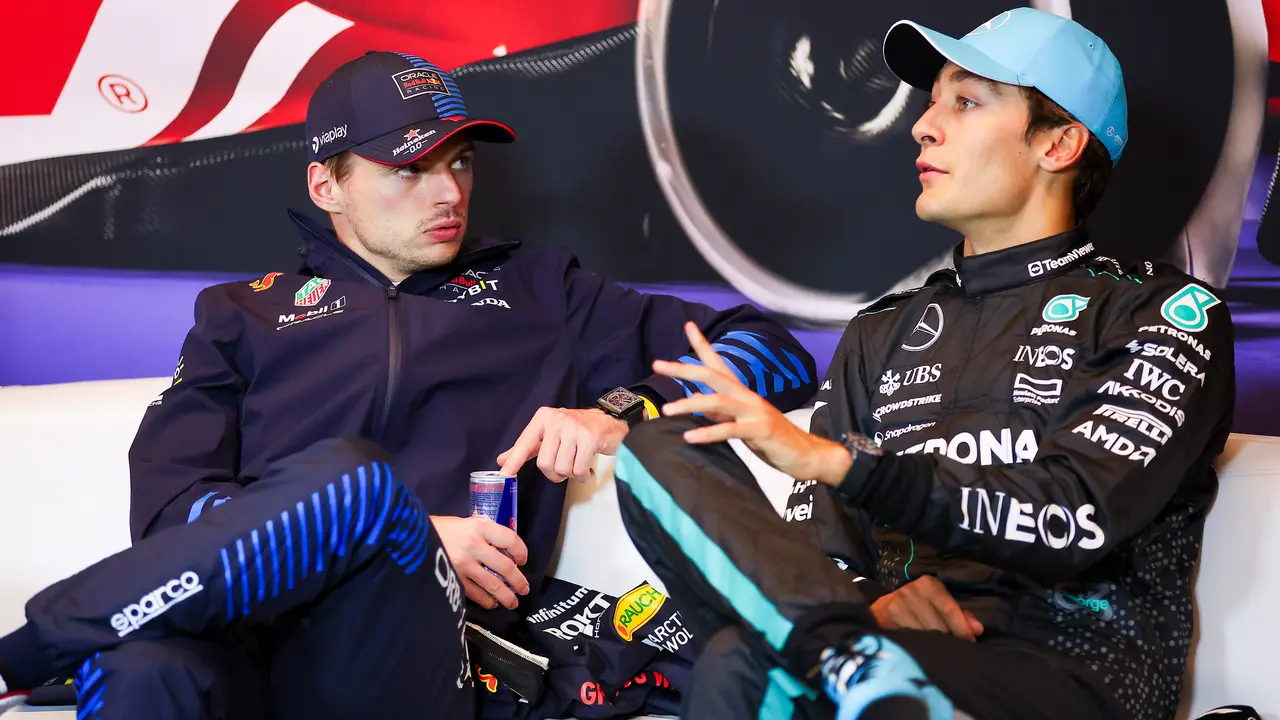 Verstappen y Russell durante una rueda de prensa en el GP de Canad&aacute;. / EP
