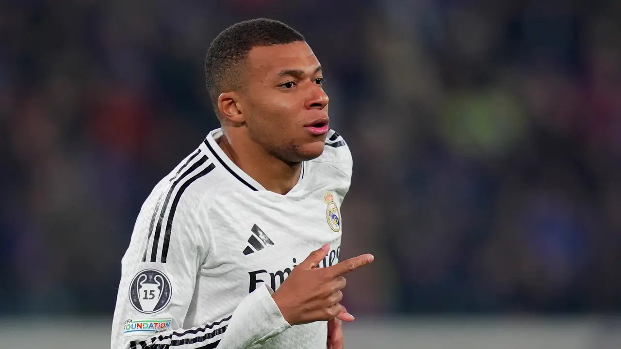 Mbapp&eacute; durante el partido ante el Atalanta en Champions. / EP