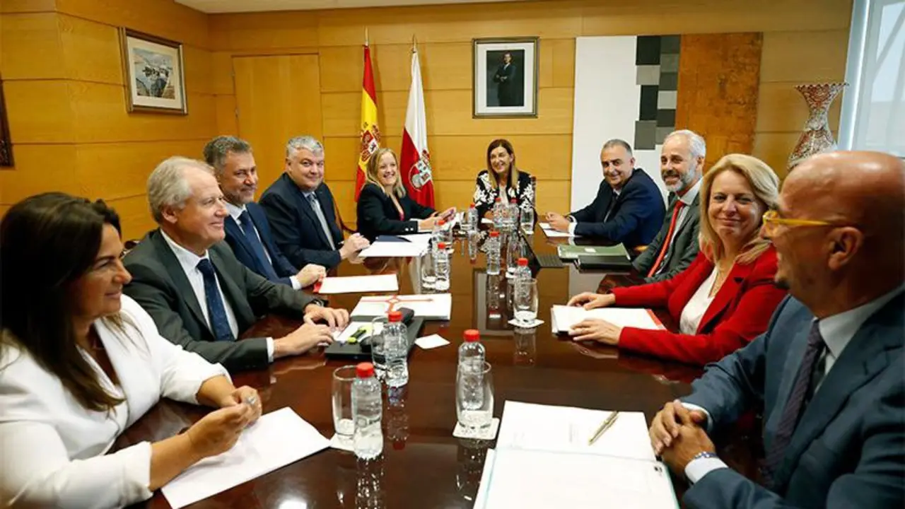 Buruaga ha presidido la reuni&oacute;n del Consejo de Gobierno. / Lara Revilla / Archivo