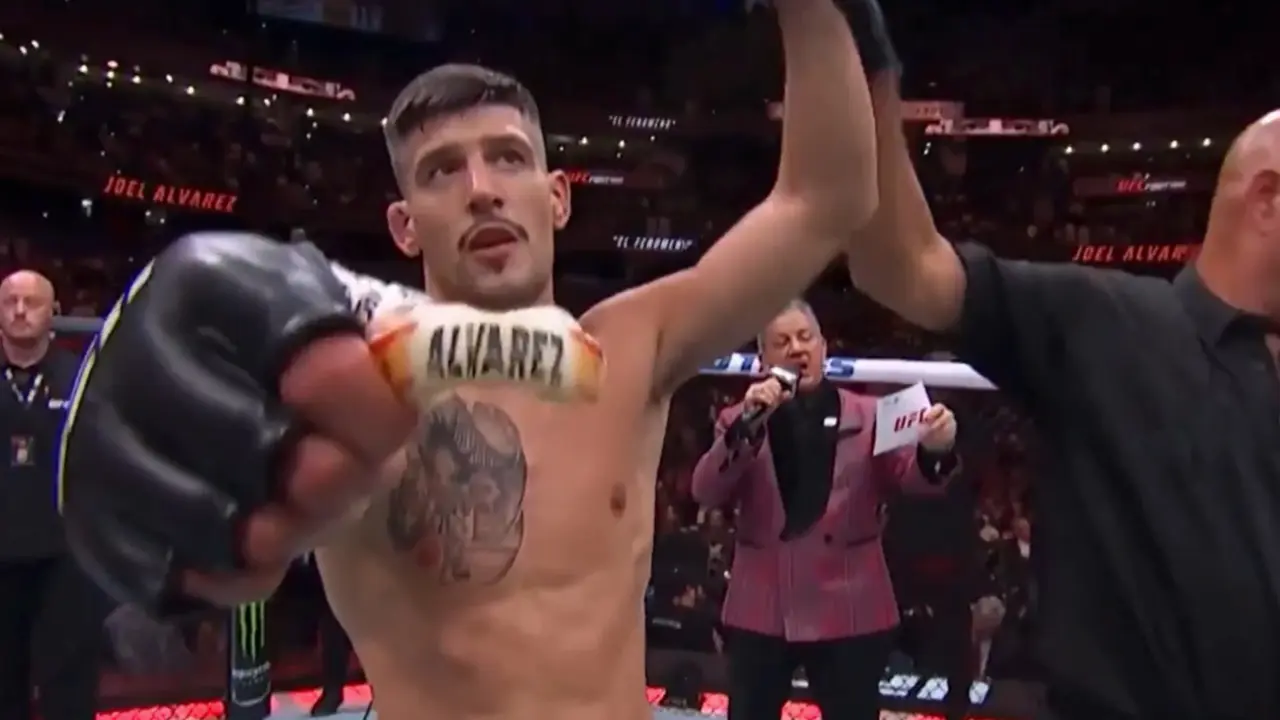 El brutal KO de Joel &Aacute;lvarez en el primer asalto ante Klose.
